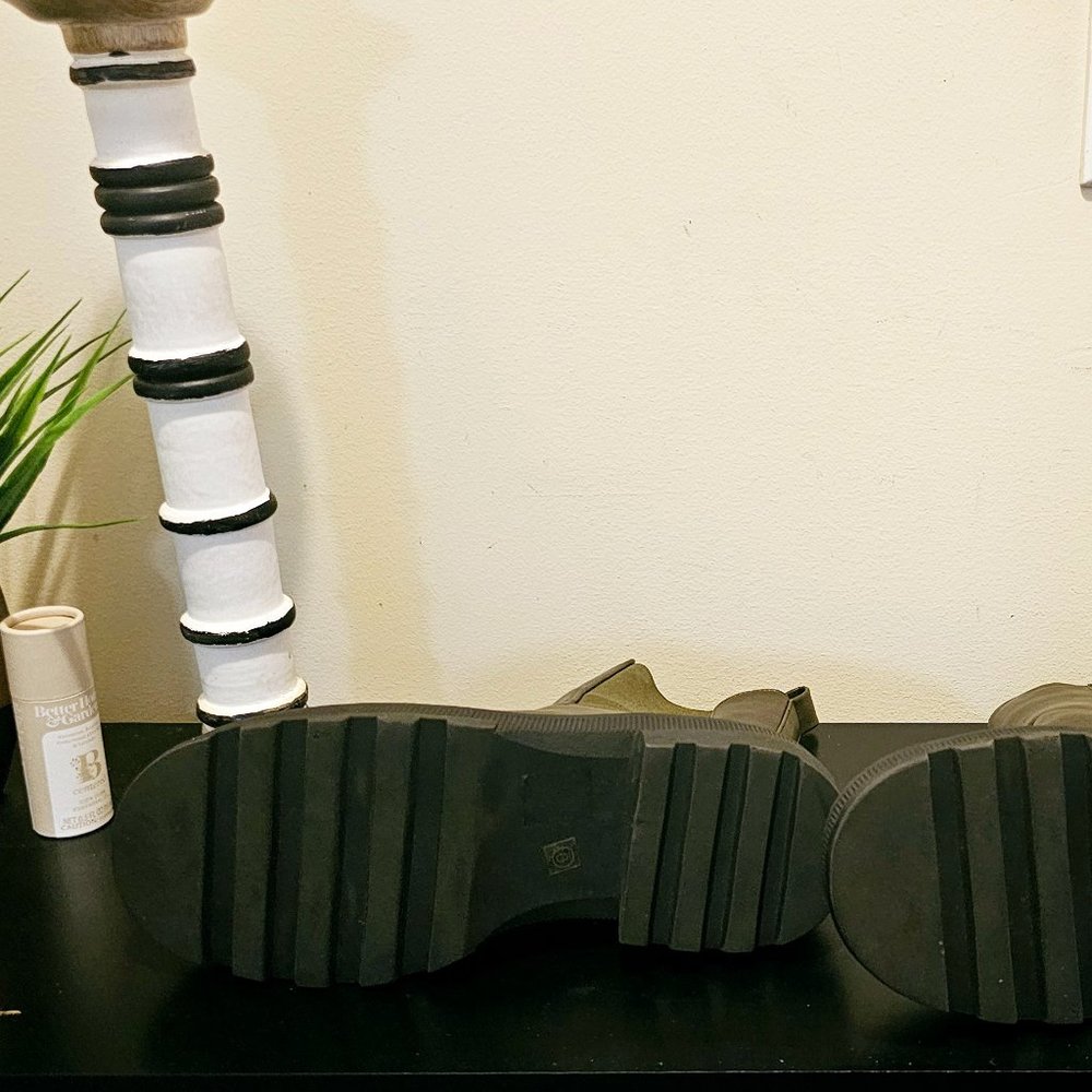 Platform Chelsea Boots - Picture 3 of 6